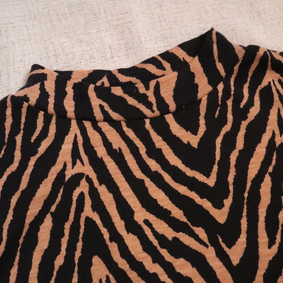 Shein Zebra Mock Neck Crop Top - Picture 3 of 6